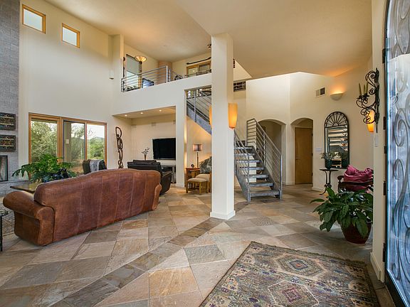 4th image of 21 Abiquiu Ct