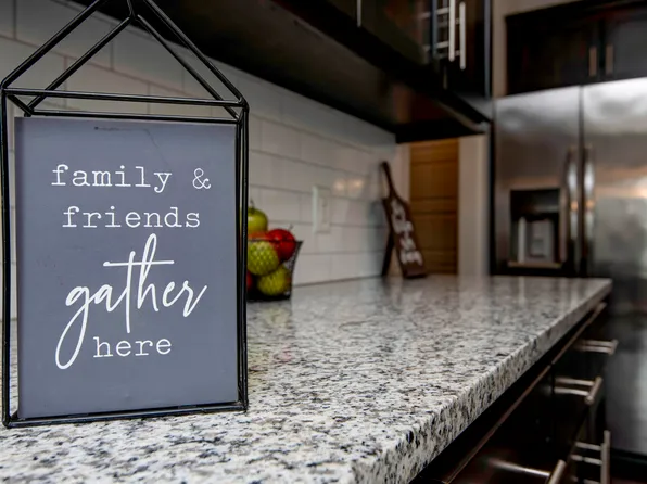 1656 N Penrose Avenue, Nixa, MO 65714