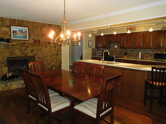 4th image of 287 Pine Reach Dr