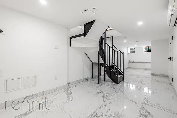 Rented by Rennit Inc. | media 7