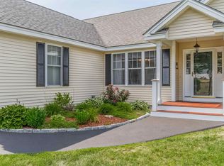 8 Sky Meadow Way, Manchester, NH 03104