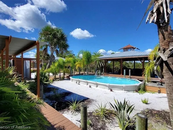 801 Jersey St NE, Lake Placid, FL 33852