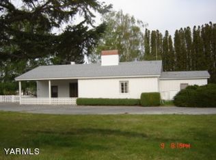 610 Firing Center Rd, Yakima, WA 98901