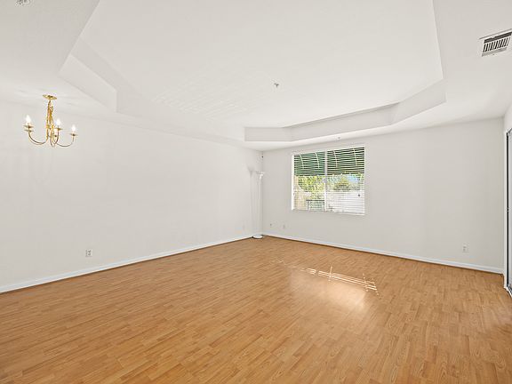 4th image of 208 N Lincoln Ave APT 303