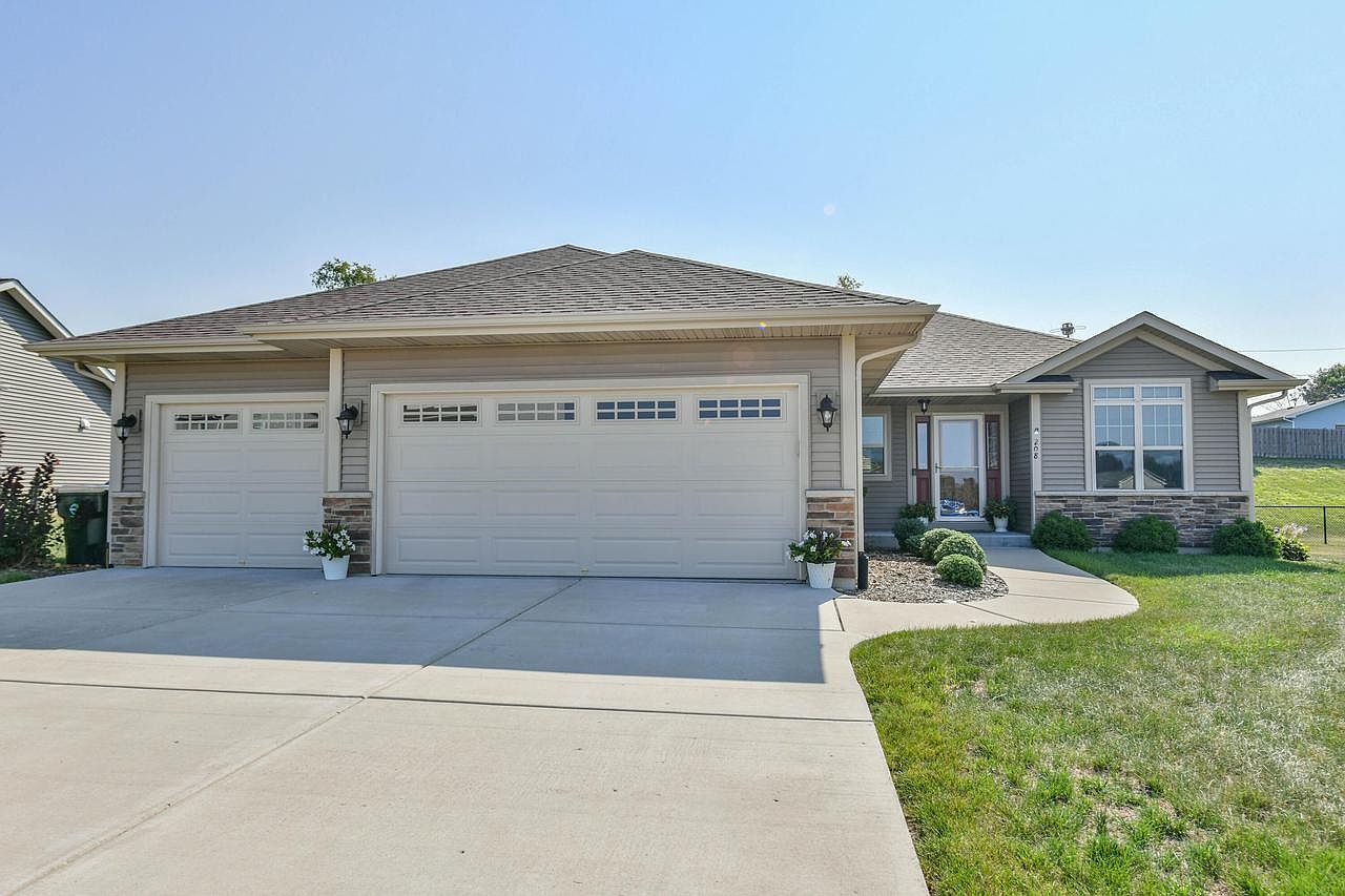 208 Wisconsin AVENUE, Twin Lakes, WI 53181 Zillow