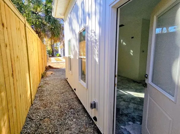 421 E 63rd St #A, Savannah, GA 31405