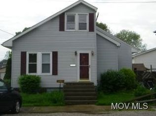 512 Henderson Ave, Williamstown, WV 26187