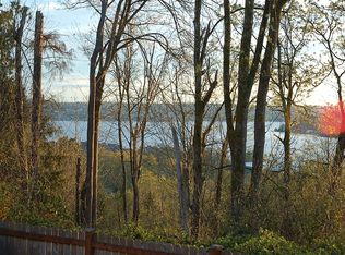 7121 114th Ave SE, Newcastle, WA 98056