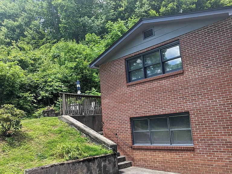 107 Magnolia St — Photo 10