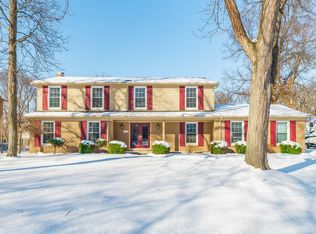 8778 Thorntree Dr, Grosse Ile, MI 48138