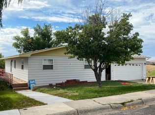 2 Cactus Dr, Havre, MT 59501