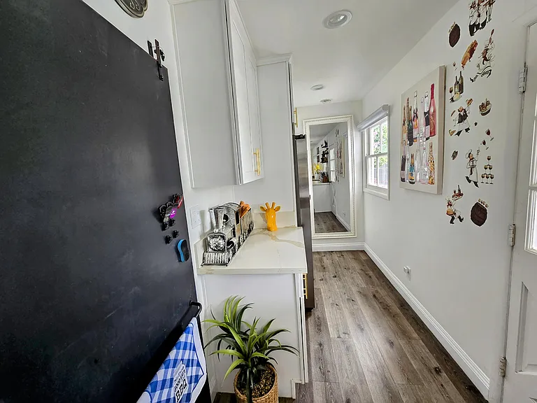 2548 E Wilson Ave — Photo 130