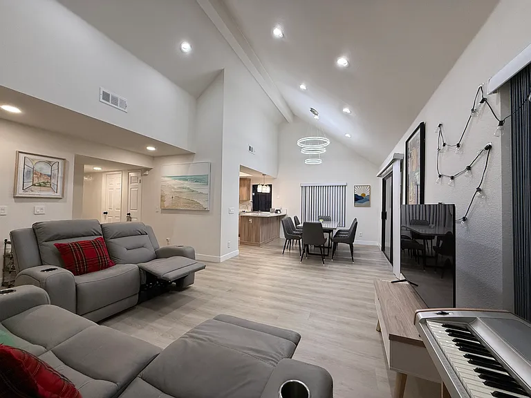 4639 Executive Dr — Photo 10