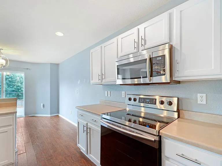 5744 Raleigh Cir — Photo 8