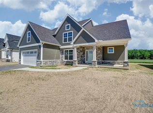 136 Taylors Mill Cir, Perrysburg, OH 43551