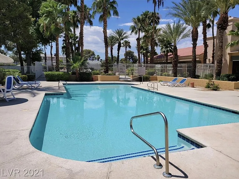 5122 S Jones Blvd #108 — Photo 41