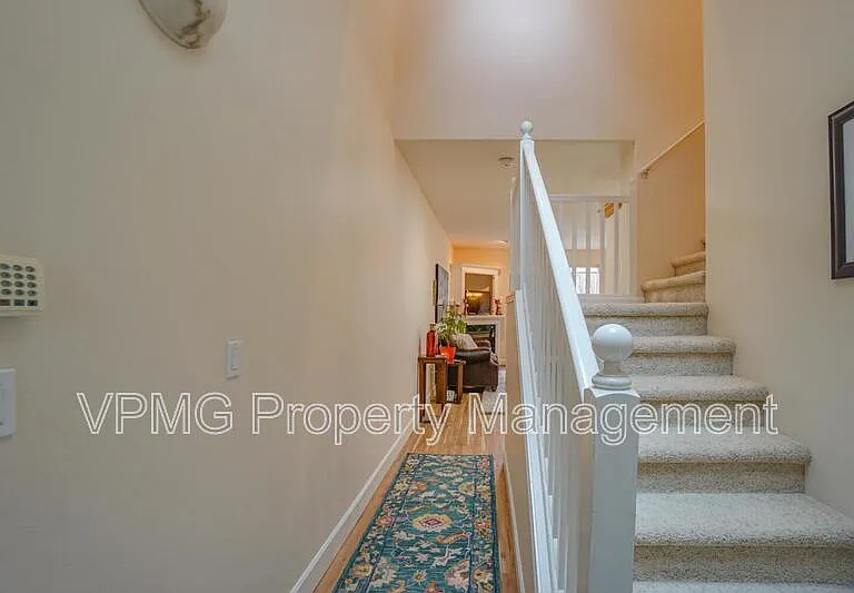 1810 SE 112th Pl — Photo 3