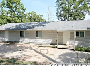 208 Park Place Dr, Kaiser, MO 65047
