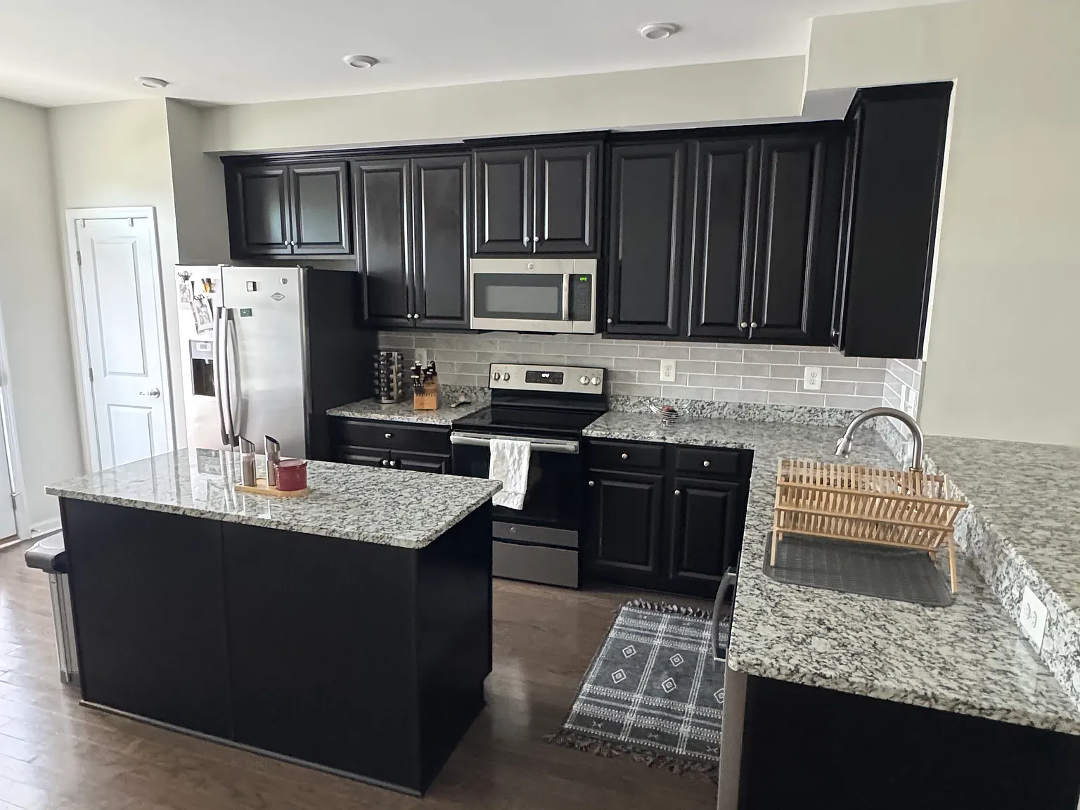 2 bed, 2.5 bath, 1600 sqft, $2,450 — Photo 4