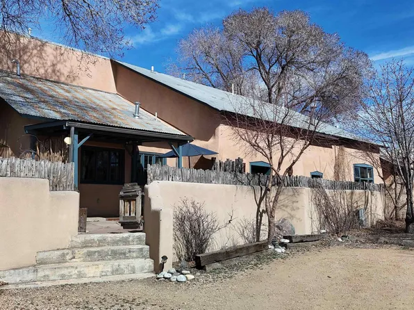 102 Padre Martinez Ln, Taos, NM 87571