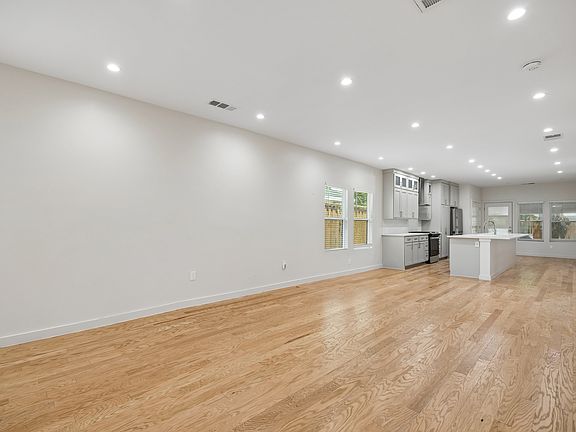 4th image of 710 N Madison Ave