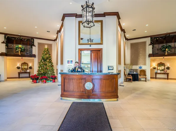 1 Bay Club Drive #11J, Bayside, NY 11360