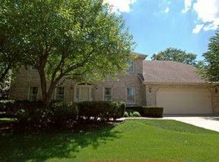 824 Cardiff Rd, Naperville, IL 60565