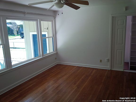 4th image of 427 Devonshire Dr