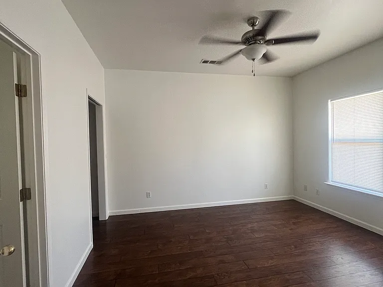 637 Glenn View Ct — Photo 5