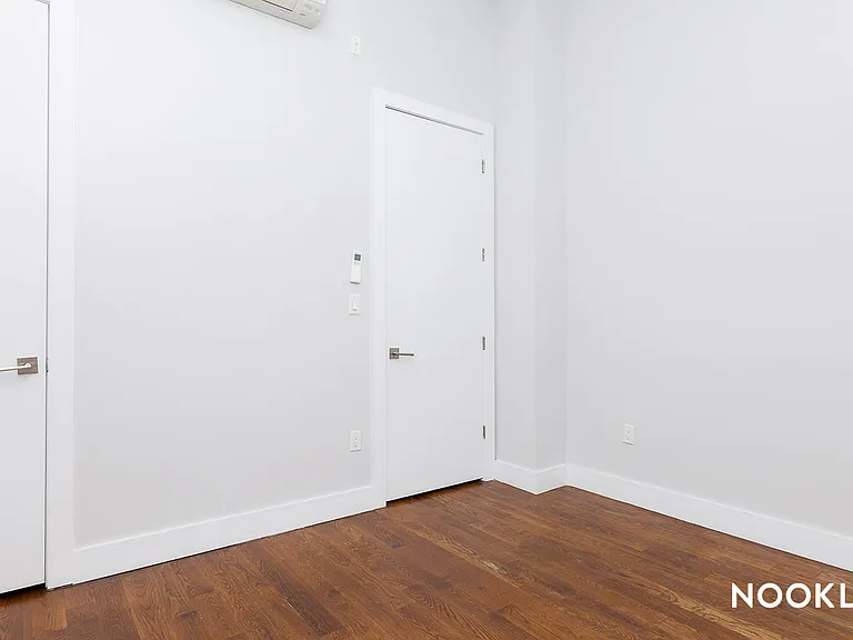 720 Knickerbocker Ave #7 — Photo 7