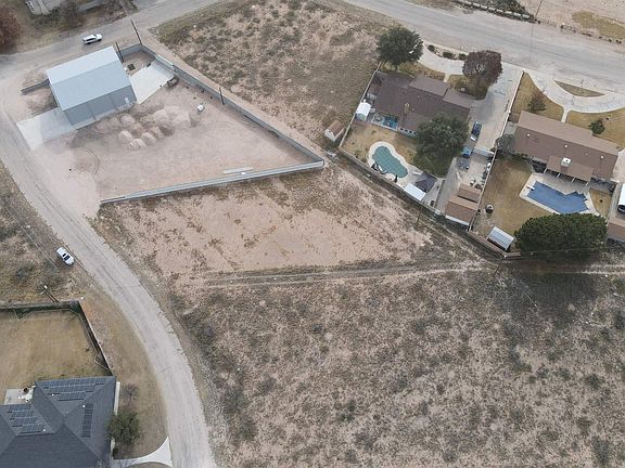 3rd image of Meadowbrook Dr