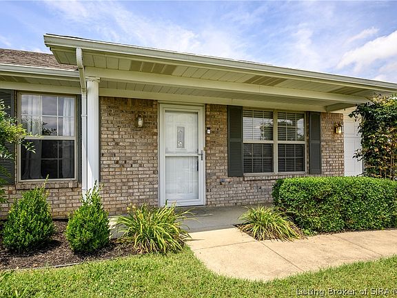 3rd image of 901 Sandstone Drive