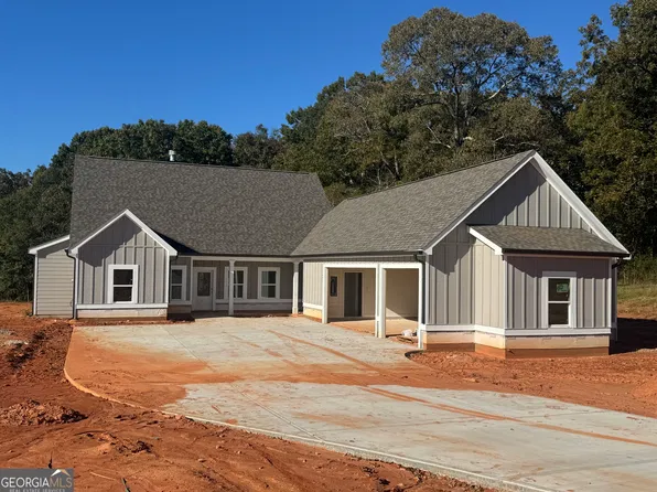 39 Nunnally Rd SE, Winder, GA 30680