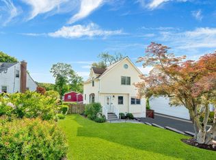 22 Livingston Ave, Valhalla, NY 10595