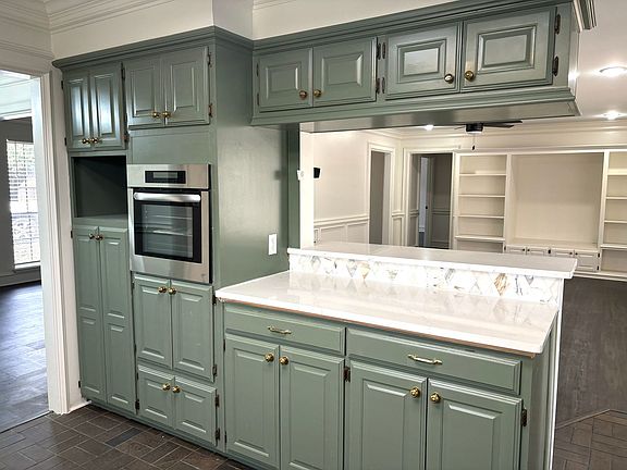 4th image of 3808 Moores Ln