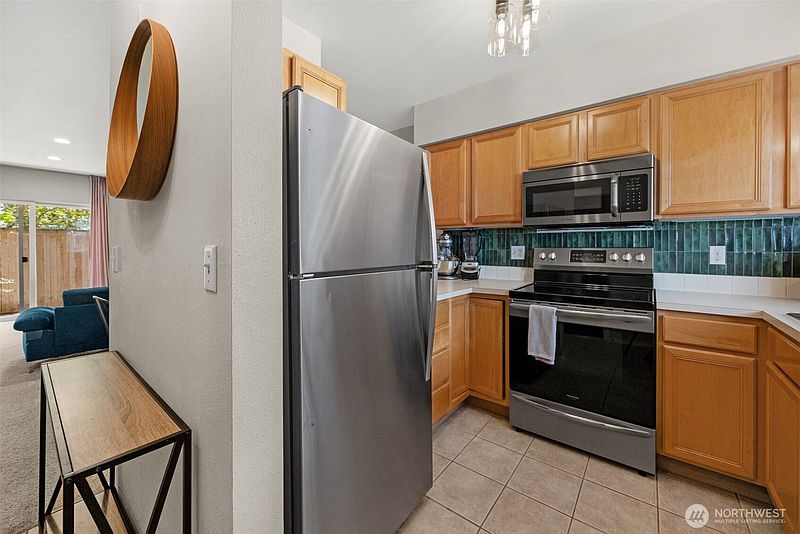 4th image of 459 Queen Avenue NE #303