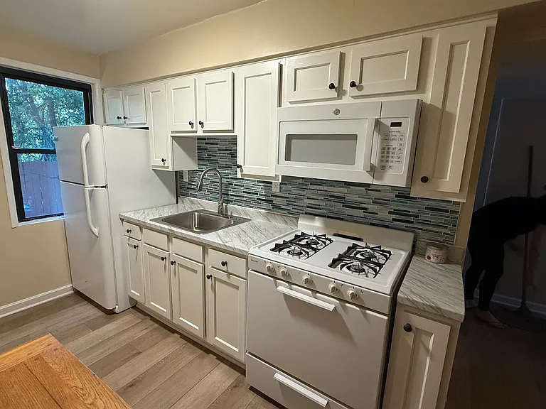 118 Delaware Dr — Photo 3