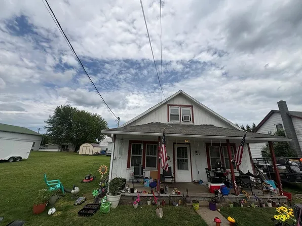 106 Riverside Dr, Galax, VA 24333