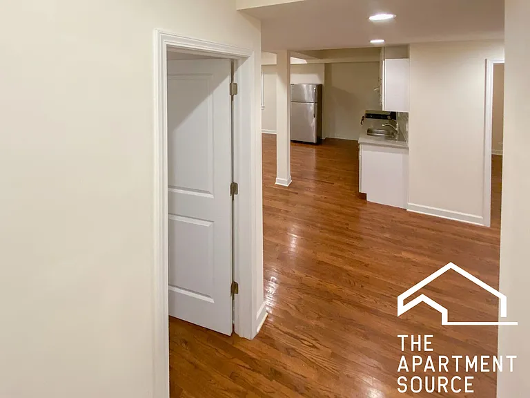 1826 W Leland Ave #1 — Photo 3