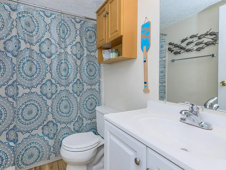 LakeHouse at Florence Apartments — Photo 22