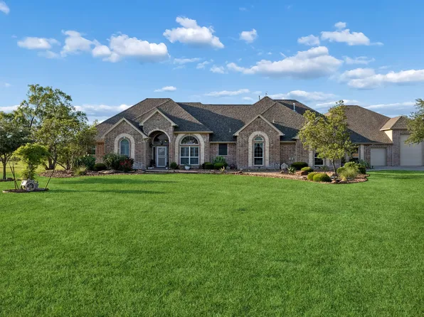 174 King Ranch Ct, Fort Worth, TX 76108