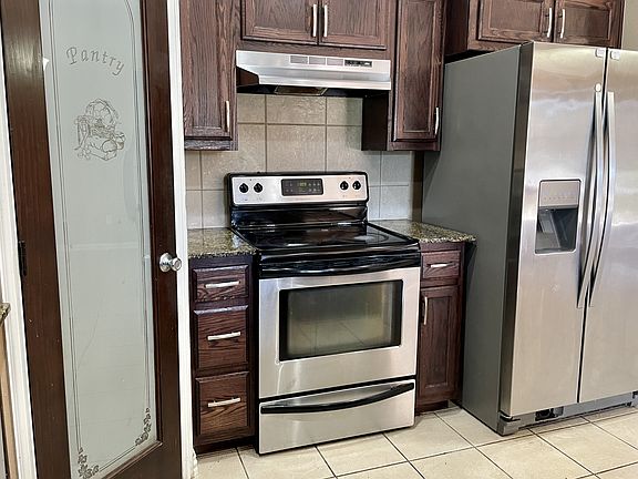 2nd image of 408 Boggy Creek Dr