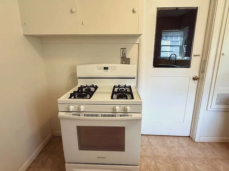 2585 Sierra Blvd — Photo 12