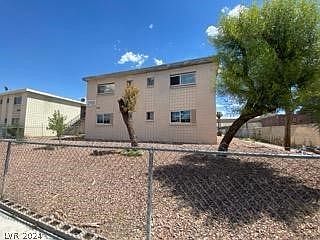 2nd image of 2900 Poplar Ave