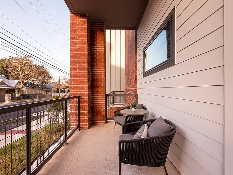 Expansive Balcony