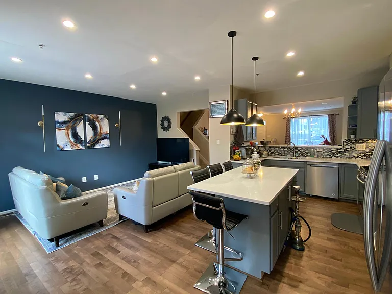 Family room/kitchen