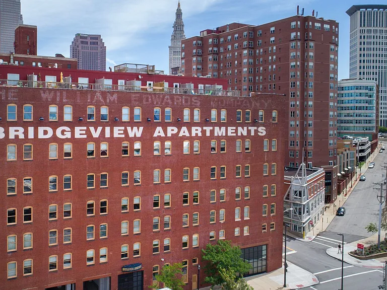 Bridgeview Apartments — Photo 2