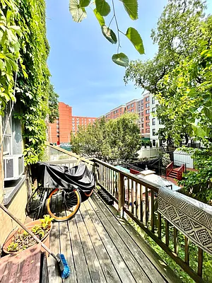 Rented by Pear NYC LLC | media 6