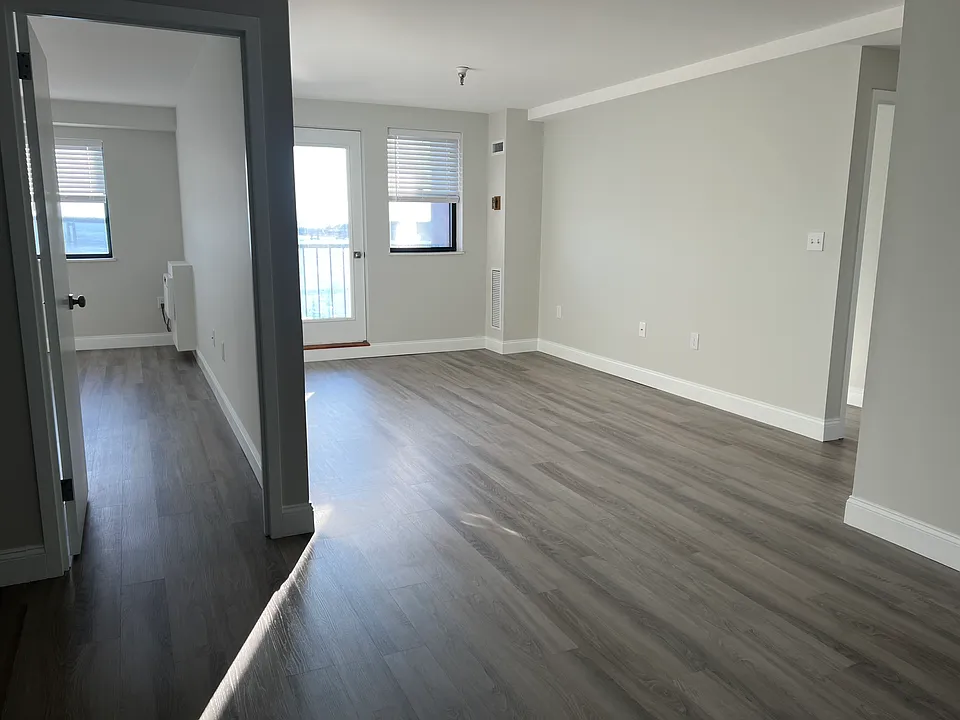 750 Davol St #820