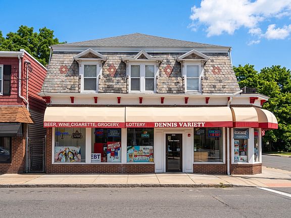 2nd image of 560 Broad St #2